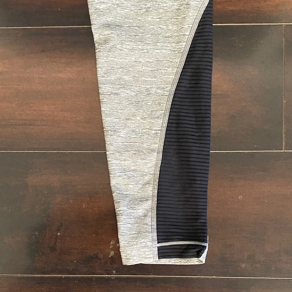 Nike Pro  Active Leggings with Black Accents Size Small